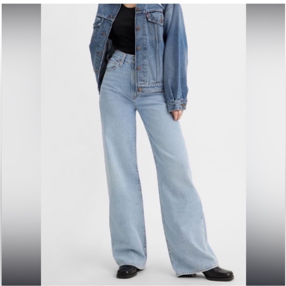 Levi Ribcage Wide leg jeans NWOT